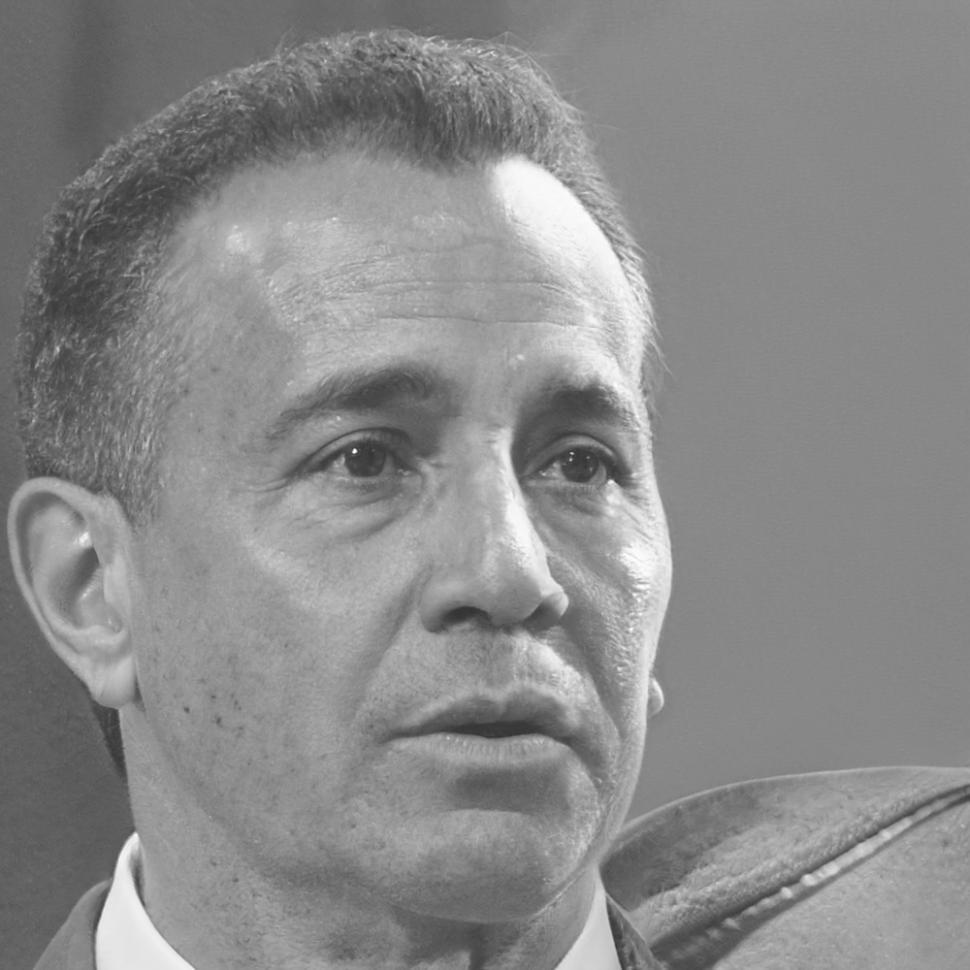 Portrait de Maxence Dubois, Expert en Stratégies Financières